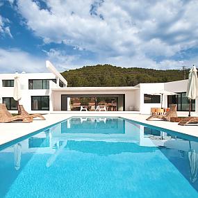contemporary-villa-in-ibiza-21