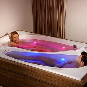 couple-bath-yin-yang-01