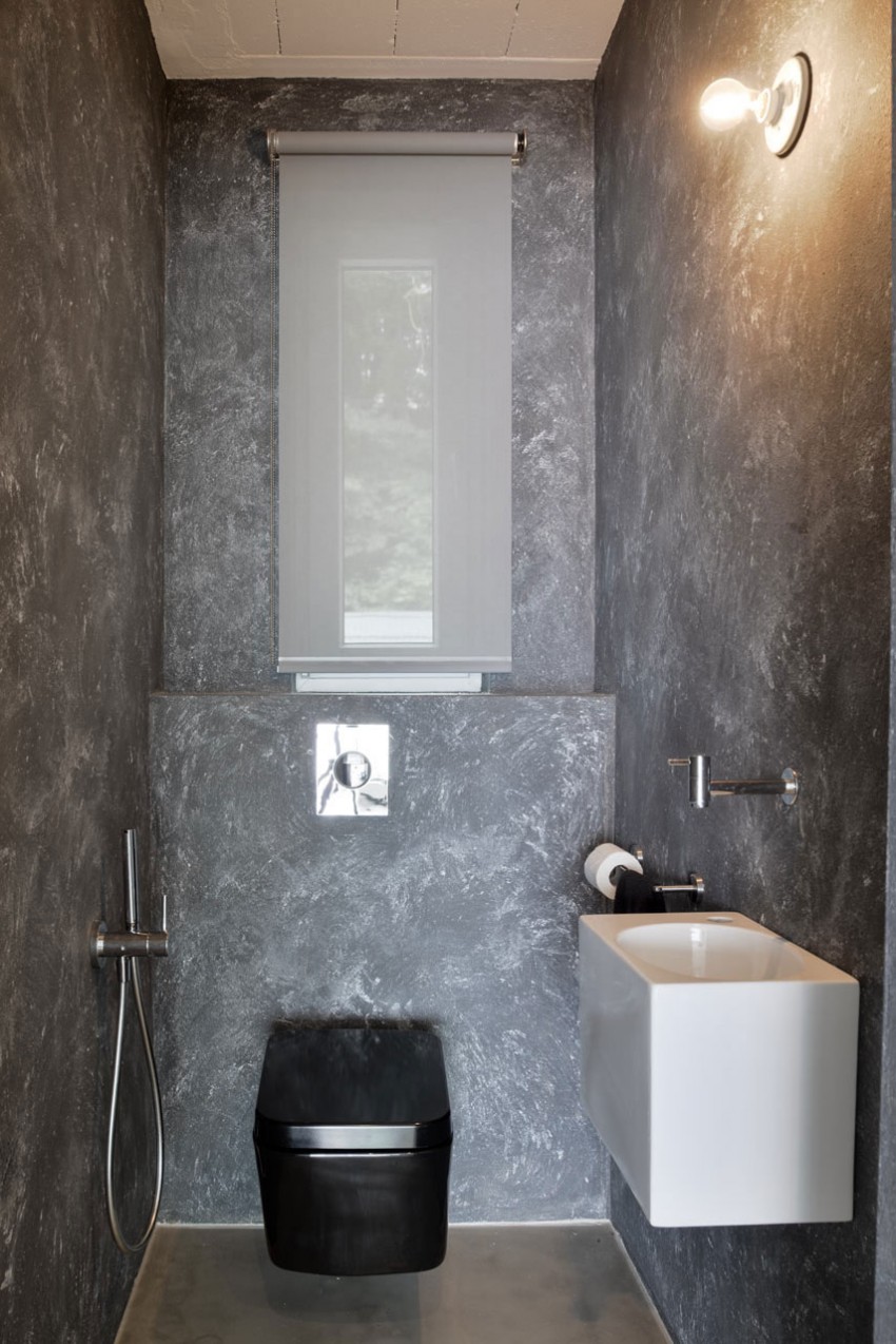 Интерьер туалета частного дома в Чехии