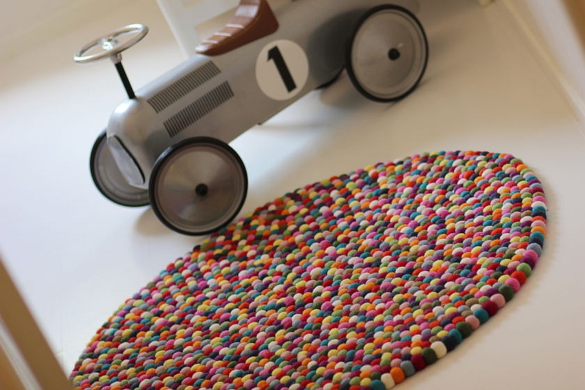 felt-ball-rugs-11