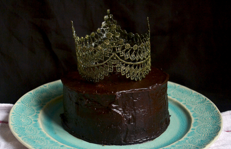 food-safe-lace-sugar-crowns-06