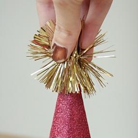 glitter-holiday-party-hats-13