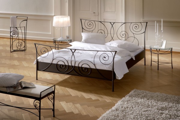 iron-bedroom-furniture-19