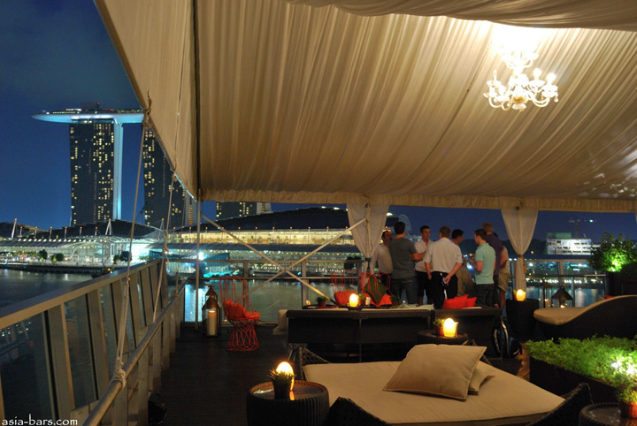 lantern-bar-04