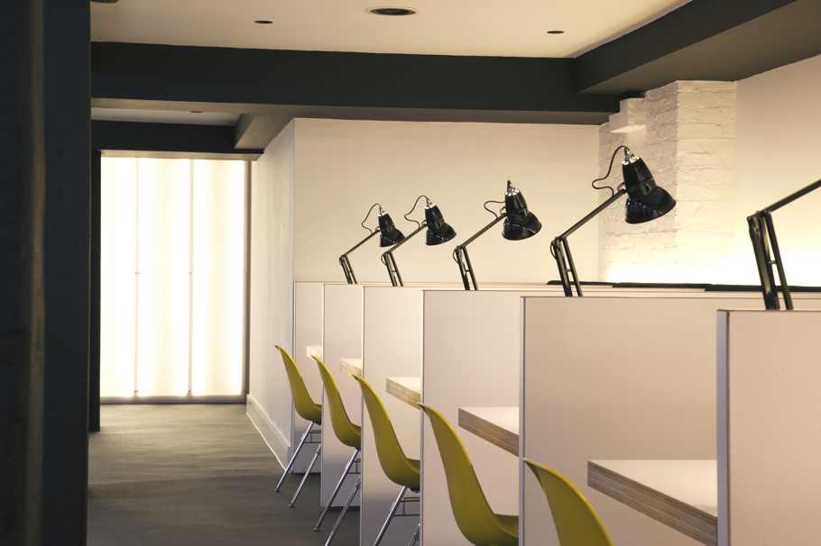 led-office-the-black-white-13