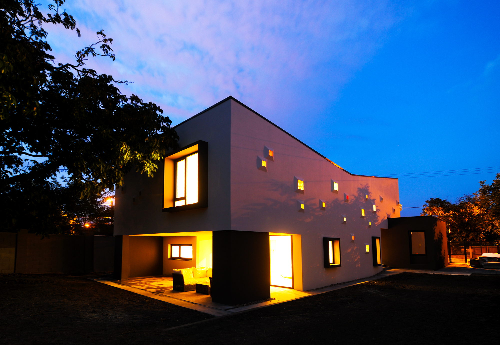Дизайн загородного дома The House with Coloured Lights в Румынии
