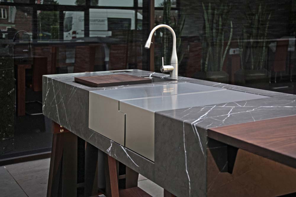 modern-outdoor-kitchens-12