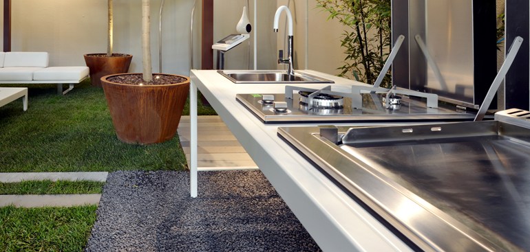 modern-outdoor-kitchens-19