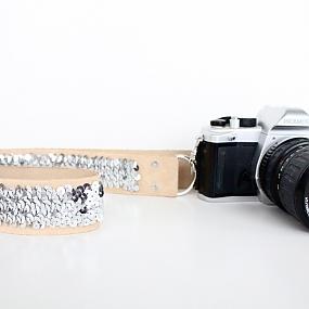 no-sew-sequin-camera-strap-01