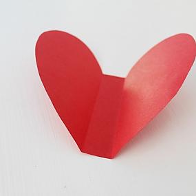paper-heart-garland-05
