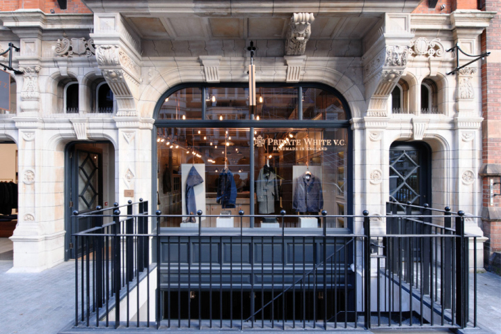 private-white-v-c-flagship-store-05