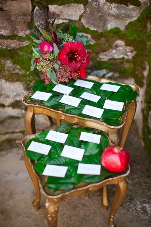 red-green-and-white-winter-wedding-26