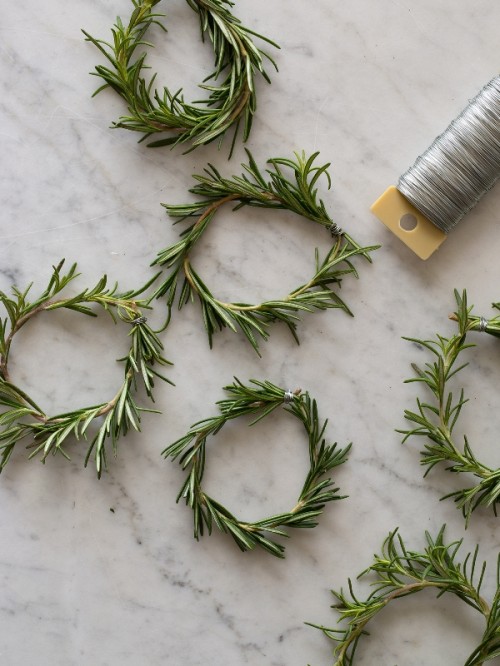 rosemary-wreath-place-cards-05
