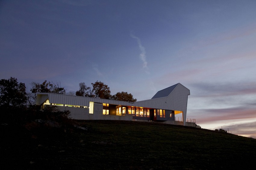Дизайн великолепного дома Round Mountain House в США