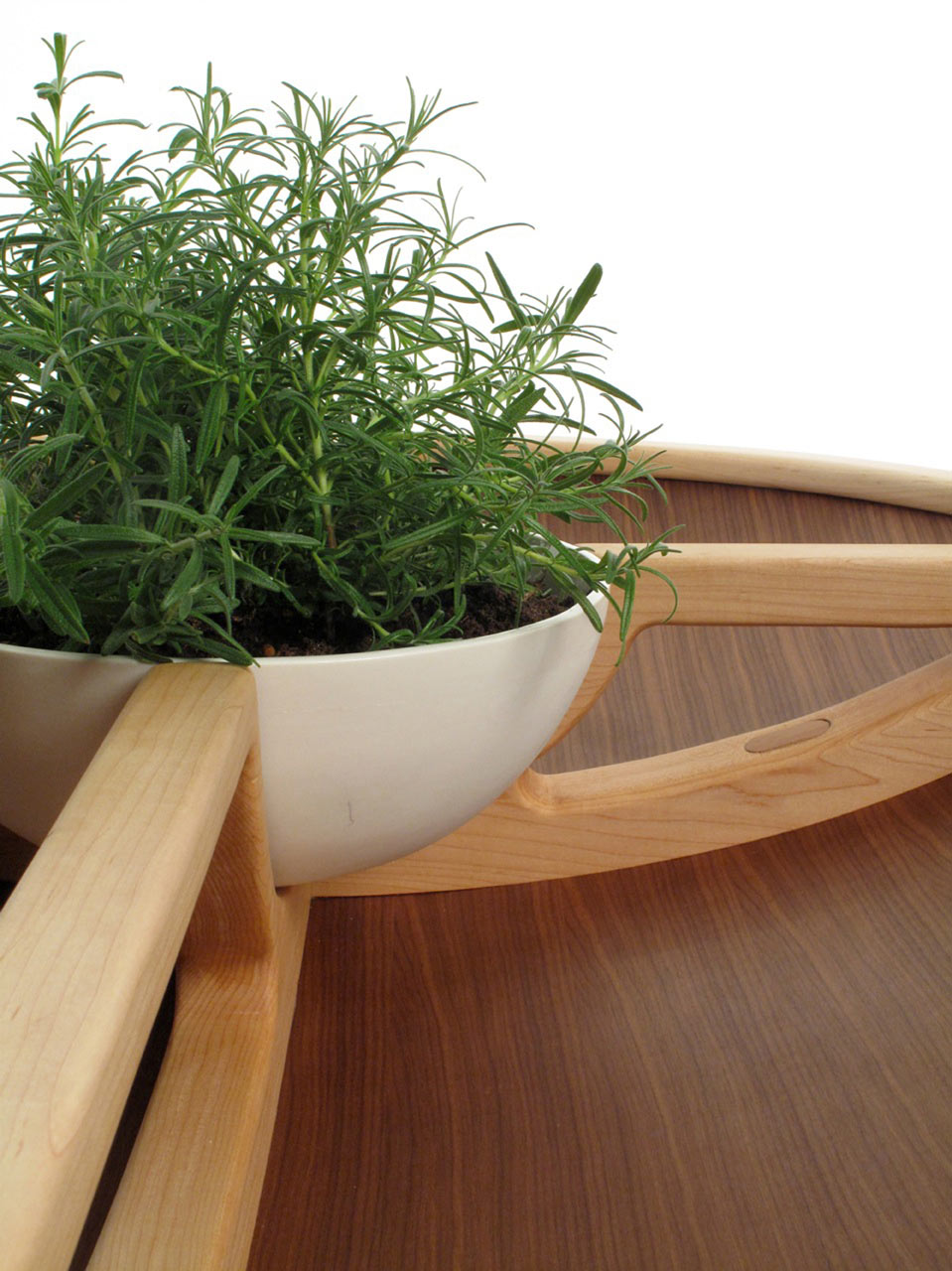 spire-table-and-the-trialog-chair-05