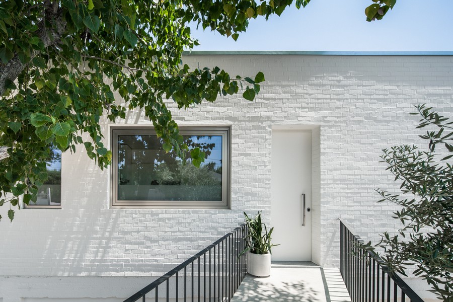 unexpected-symbiosis-house-18