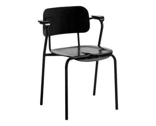 Черный стул для удобного сидения