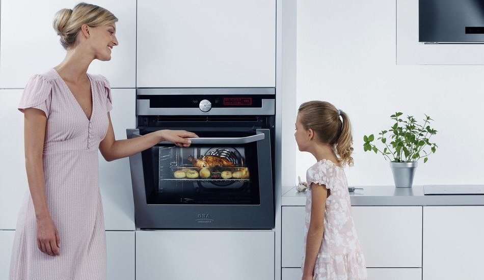 vstroennaya-tehnika-v-interiere-01