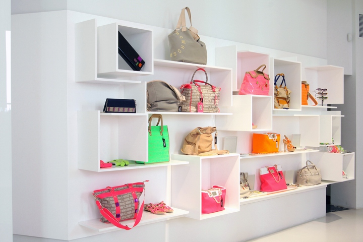 whos-who-showroom-04