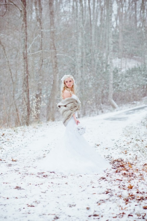winter-bridal-shoot-08