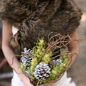 winter-wedding-bouquets-13
