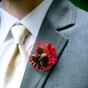 winter-wedding-boutonnieres-05