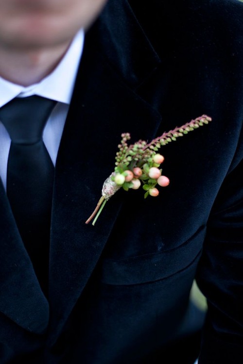 winter-wedding-boutonnieres-08