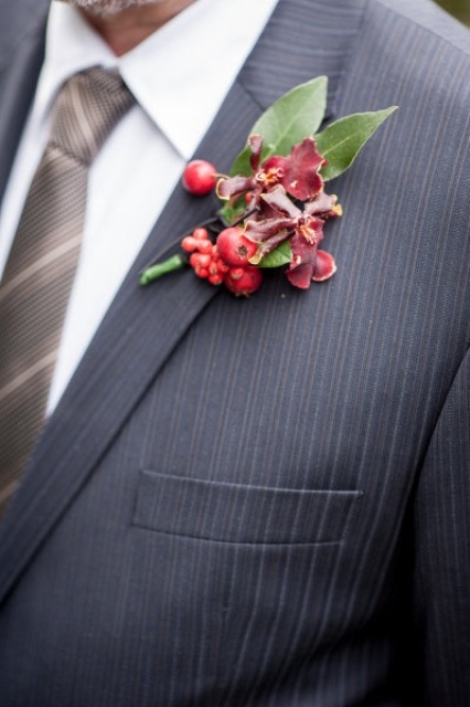 winter-wedding-boutonnieres-16