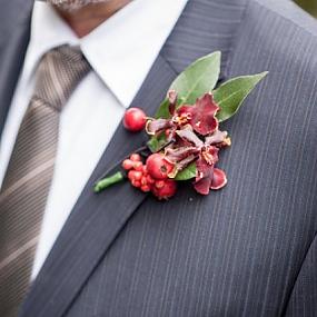 winter-wedding-boutonnieres-16