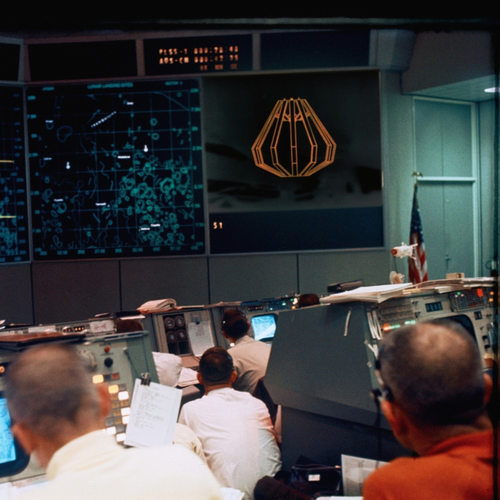 apollo-8-cm-light-03