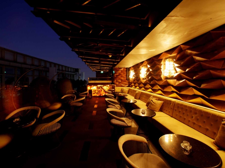 cloud-lounge-living-room-08