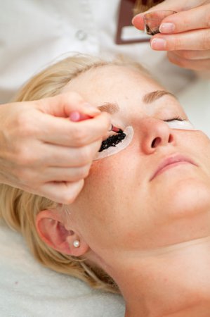 Покраска ресниц