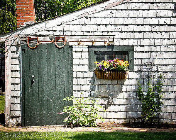 decorating-with-a-vintage-farmhouse-inspiration