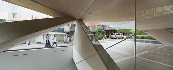 contemporary-shaped-art-centre-23