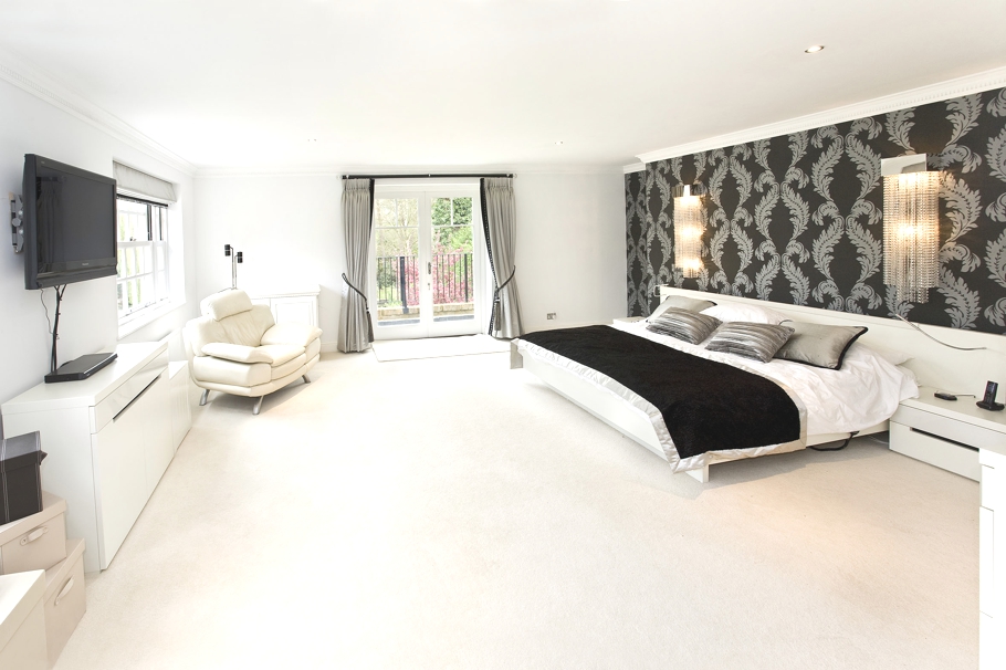 delightful-lake-house-england-10