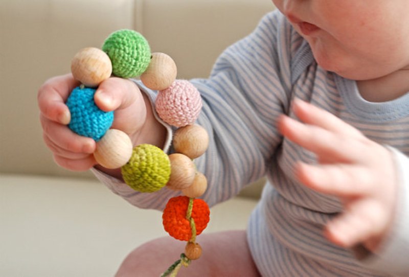 cute-and-eco-friendly-teething-toy-by-nihama-01