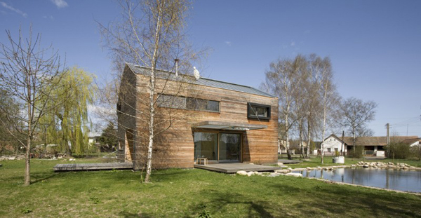 rustic-house-with-natural-framework-in-czech-republic-07