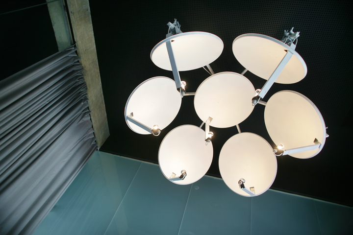 bruketazinic-om-agencys-light-fixtures-06