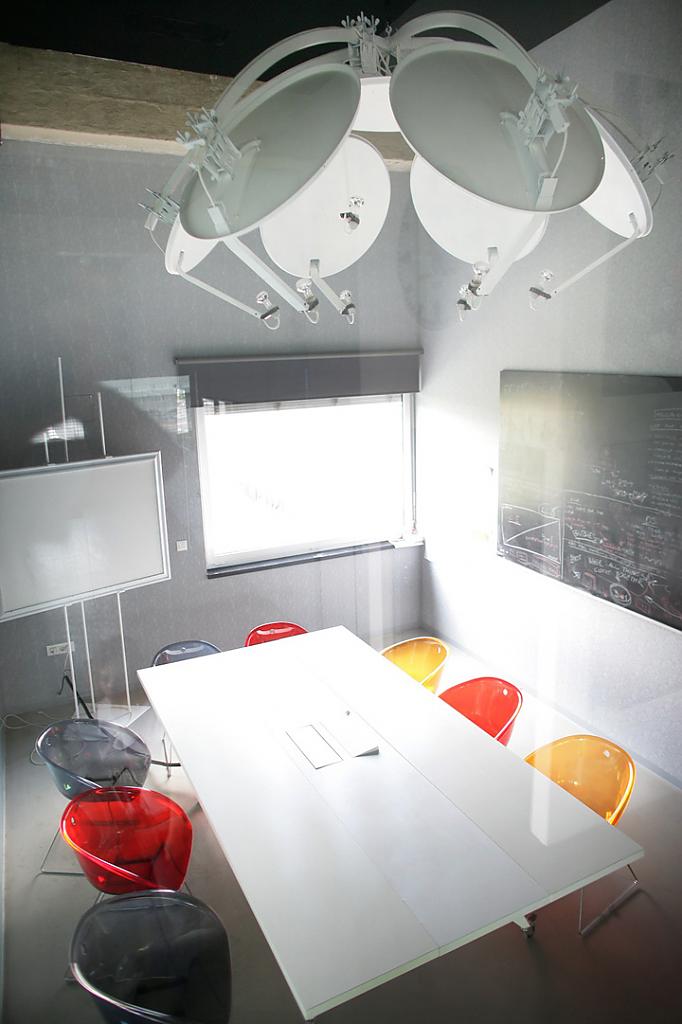 bruketazinic-om-agencys-light-fixtures-07