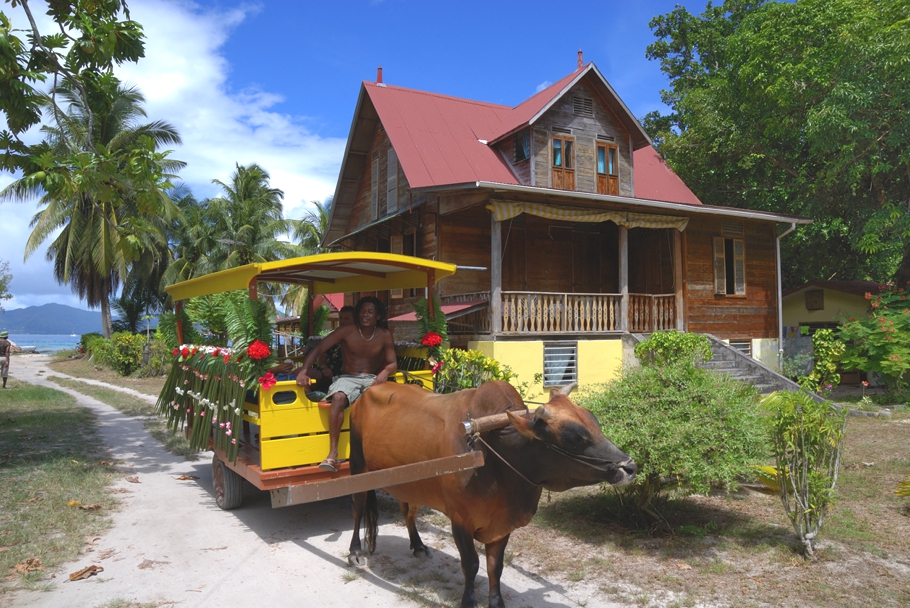 seychelles-a-luxury-indian-ocean-escape-01