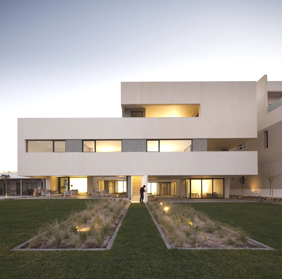 symmetrical-s-cube-chalet-kuwait-09