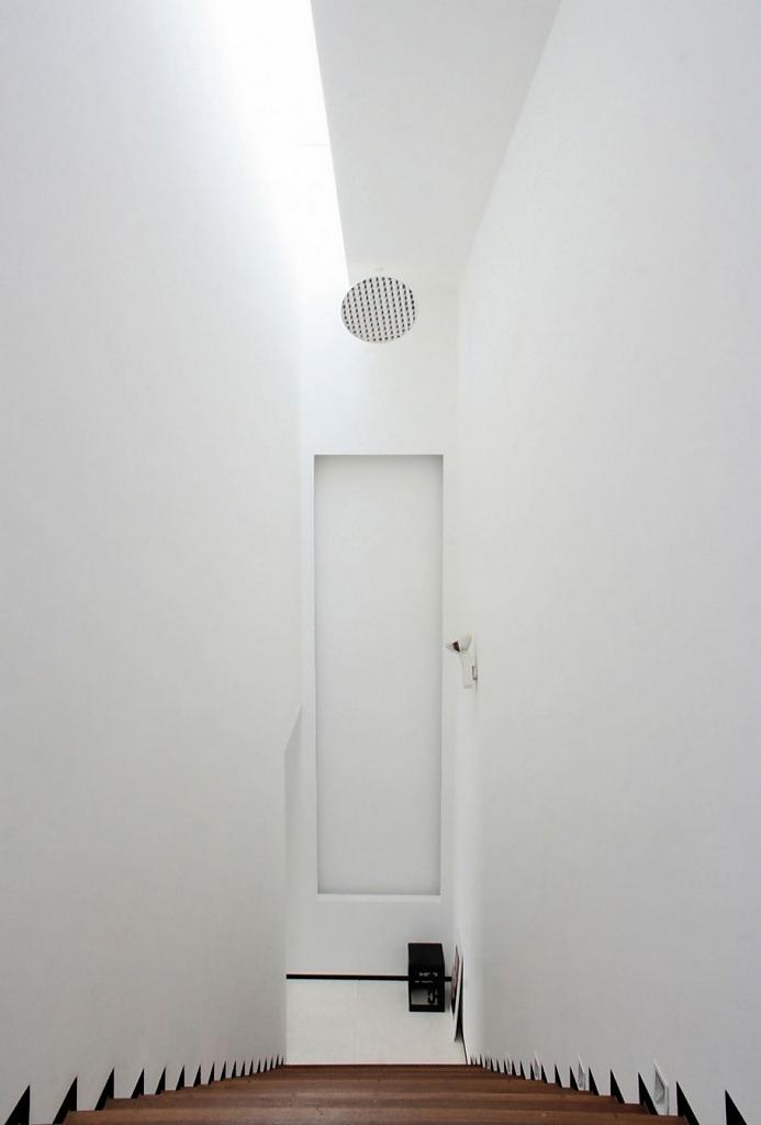 the-contemporary-as-house-by-guilherme-torres
