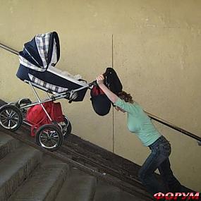 с коляской в метро