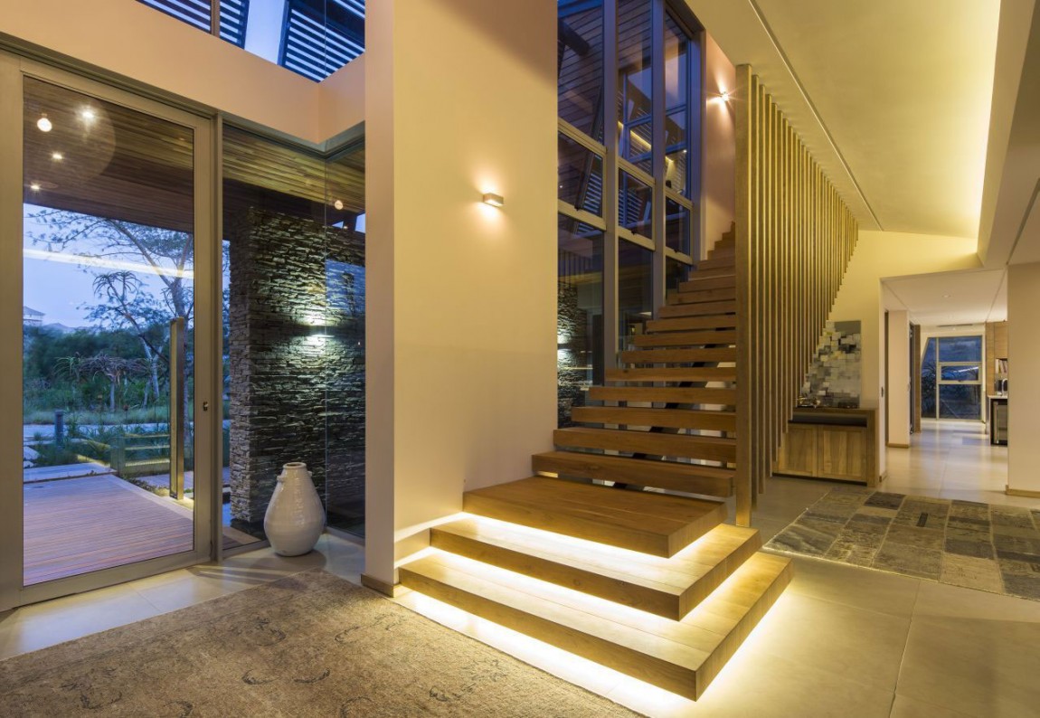 Футуристический проект дома Simbithi Eco-Estate от Metropole Architects в ЮАР