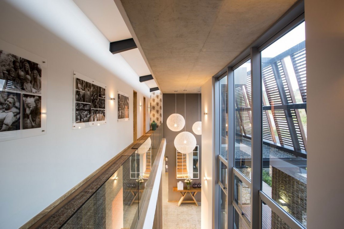 Футуристический проект дома Simbithi Eco-Estate от Metropole Architects в ЮАР