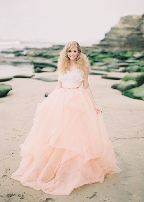 chic-peach-and-gold-beach-wedding-01