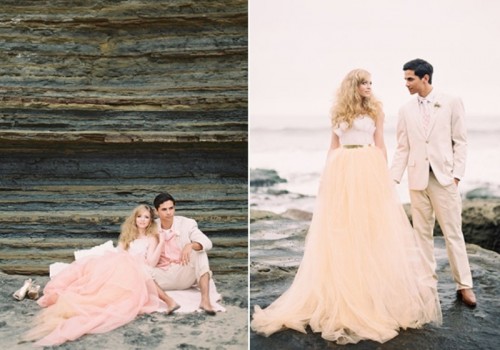 chic-peach-and-gold-beach-wedding-02