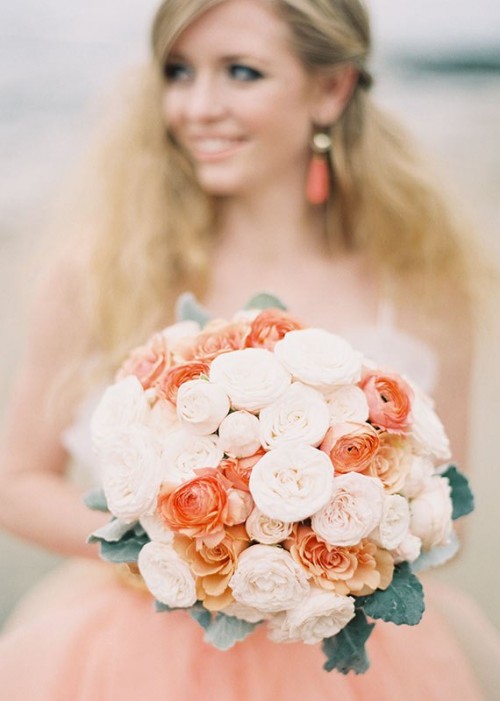 chic-peach-and-gold-beach-wedding-08