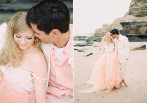 chic-peach-and-gold-beach-wedding-11