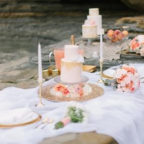 chic-peach-and-gold-beach-wedding-17